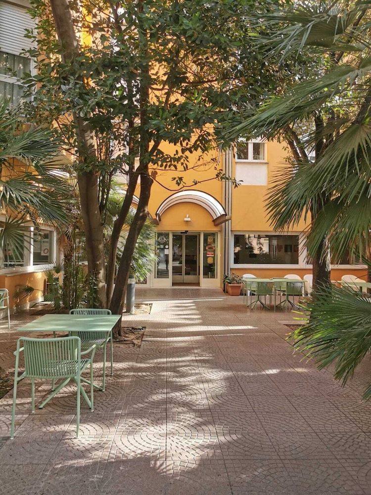 Hotel Mistral 2