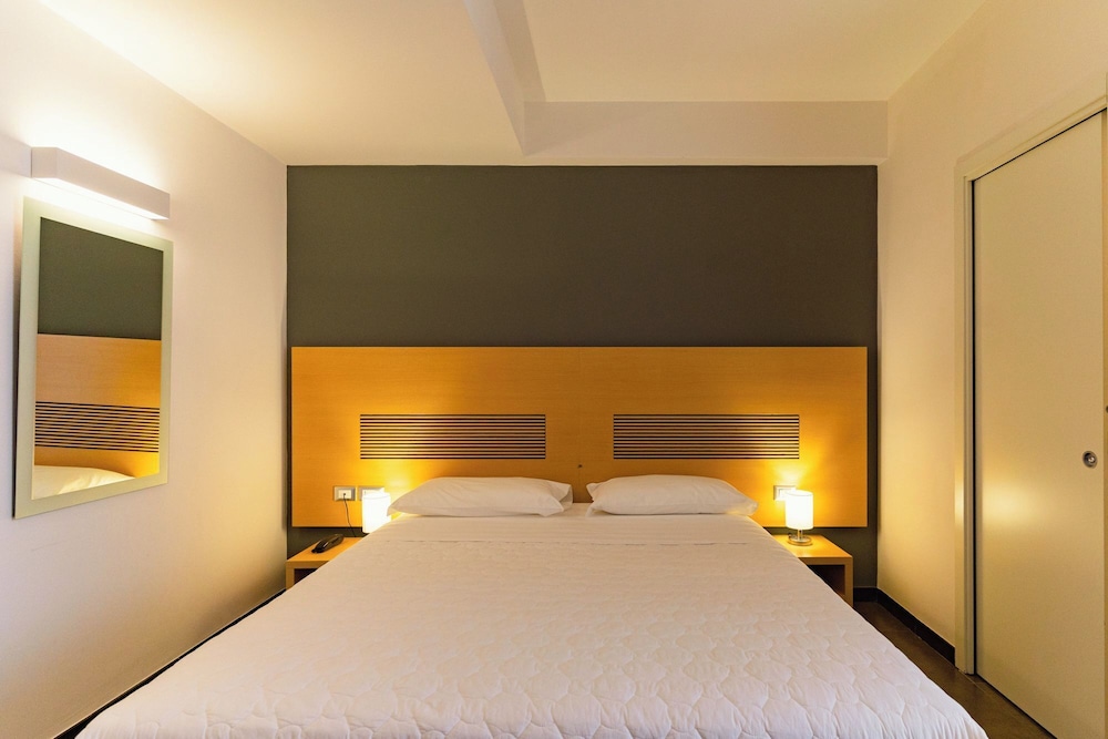 Modica Palace Hotel — Hotel rooms in Modica, Sicily