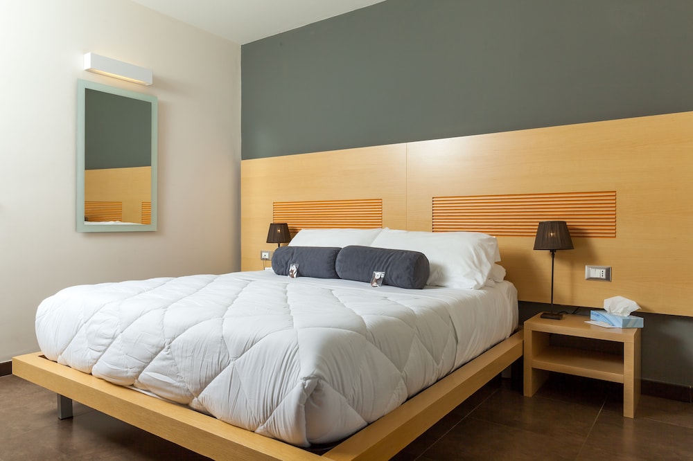 Modica Palace Hotel — Hotel rooms in Modica, Sicily