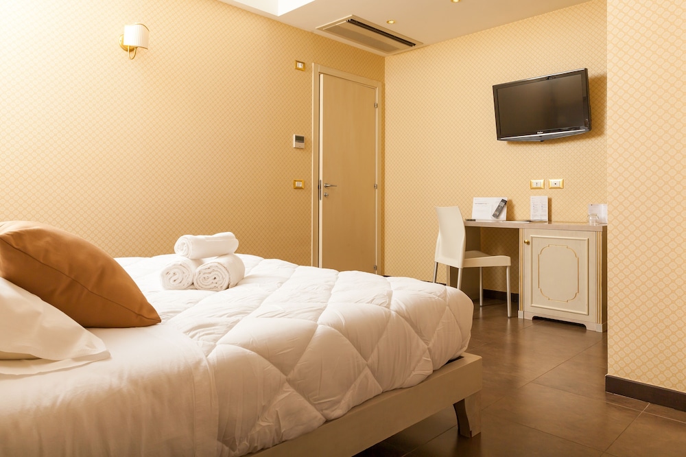 Modica Palace Hotel — Hotel rooms in Modica, Sicily