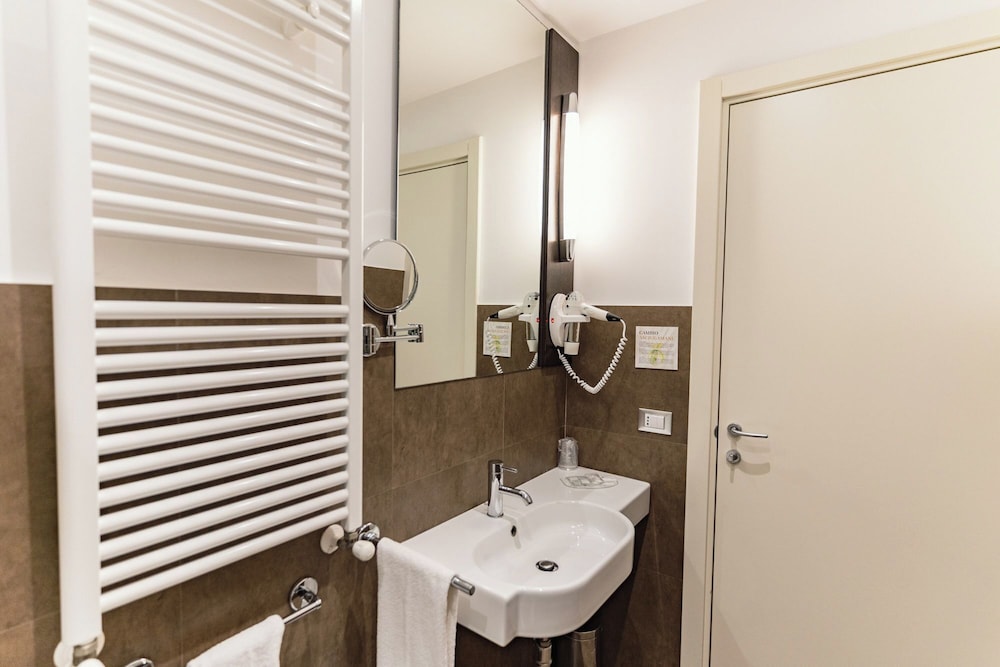Modica Palace Hotel — Hotel rooms in Modica, Sicily