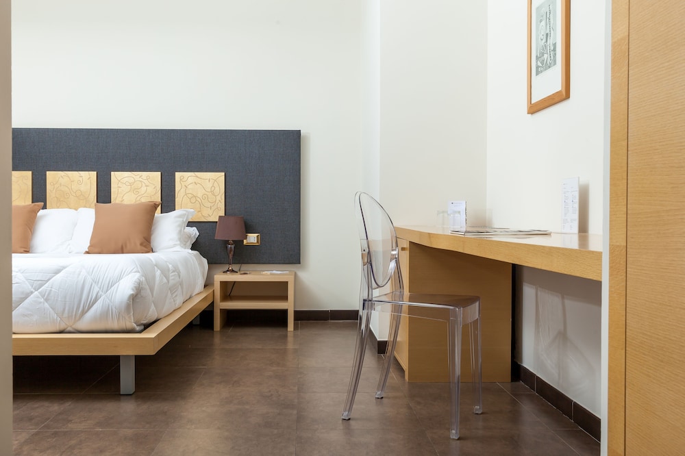 Modica Palace Hotel — Hotel rooms in Modica, Sicily