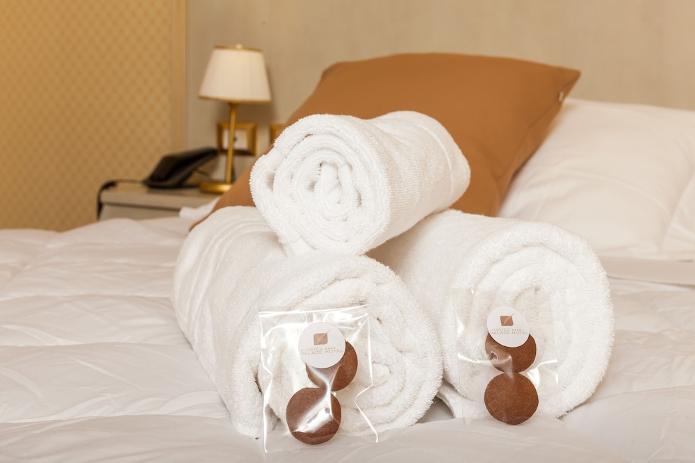 Modica Palace Hotel — Hotel rooms in Modica, Sicily