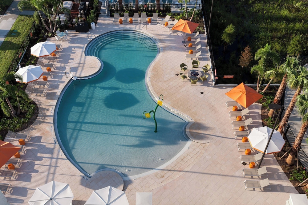TownePlace Suites by Marriott Orlando at SeaWorld — Swimming pool in Orlando, Florida