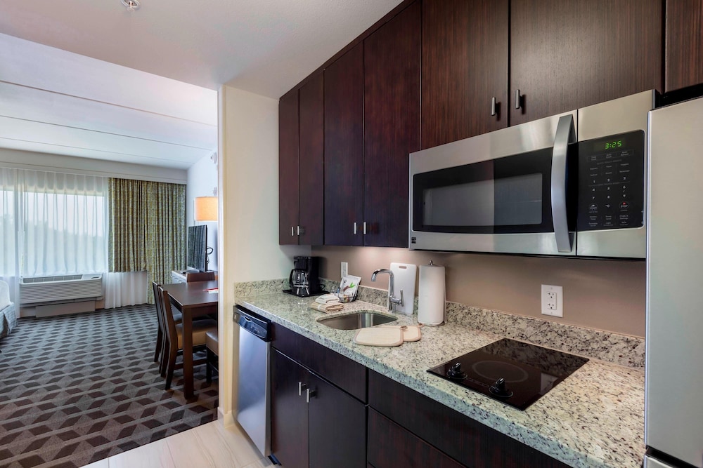 TownePlace Suites by Marriott Orlando at SeaWorld — Hotel rooms in Orlando, Florida
