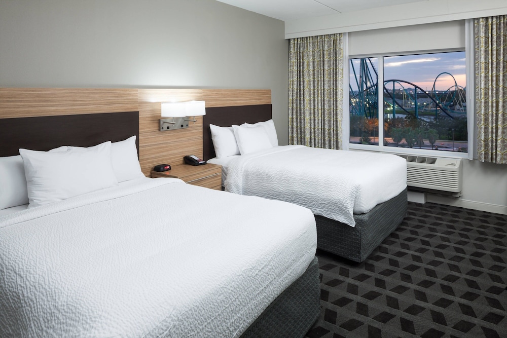 TownePlace Suites by Marriott Orlando at SeaWorld — Hotel rooms in Orlando, Florida