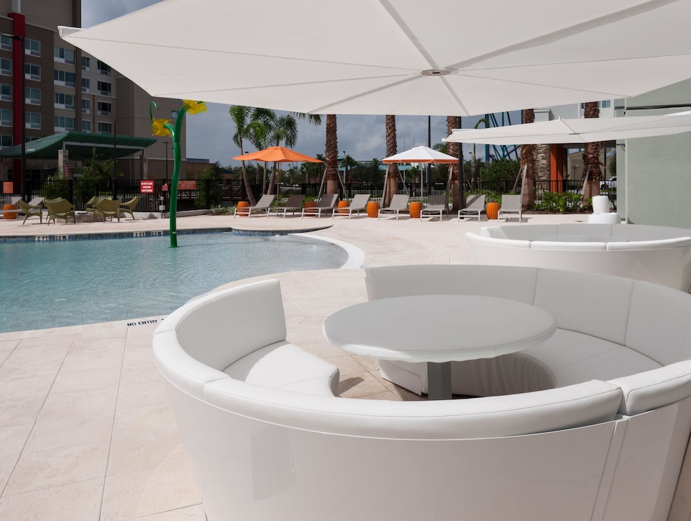 TownePlace Suites by Marriott Orlando at SeaWorld — Swimming pool in Orlando, Florida