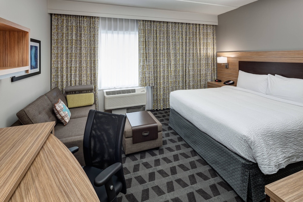 TownePlace Suites by Marriott Orlando at SeaWorld — Hotel rooms in Orlando, Florida