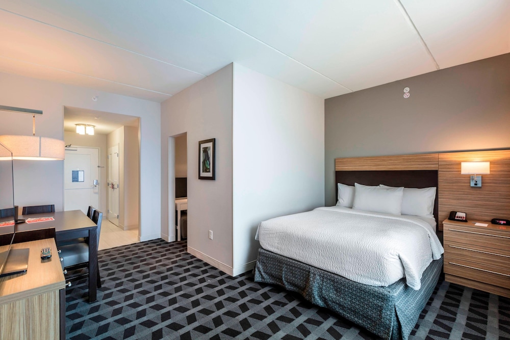 TownePlace Suites by Marriott Orlando at SeaWorld — Hotel rooms in Orlando, Florida