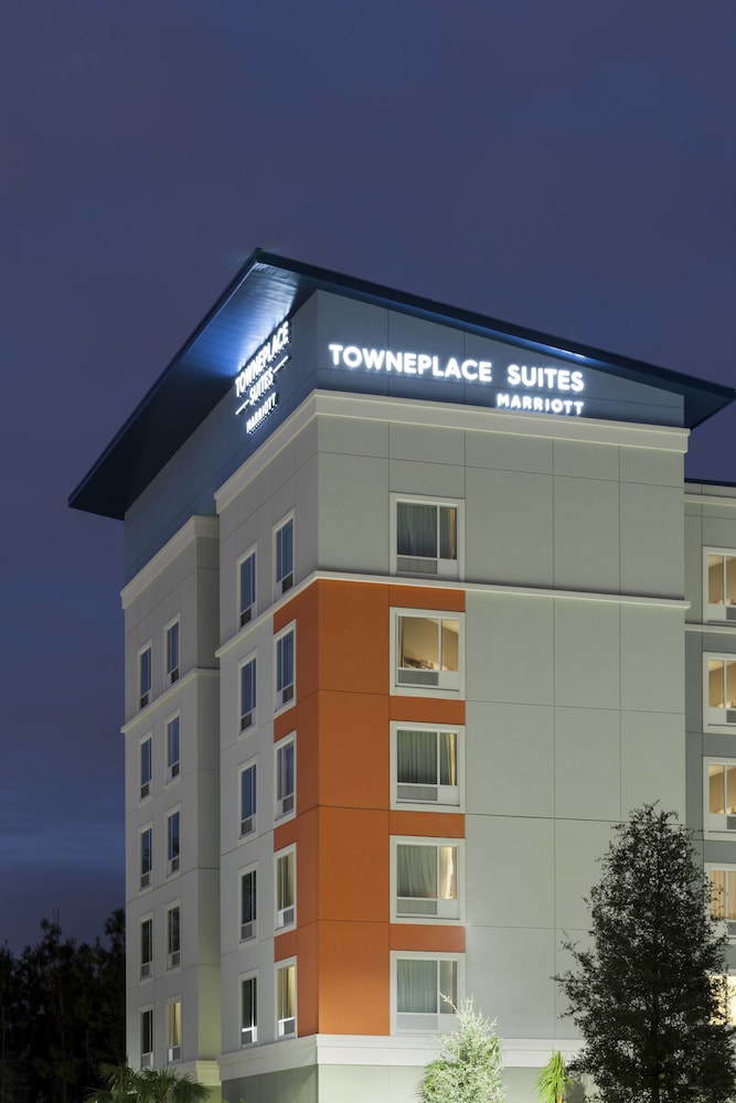 TownePlace Suites by Marriott Orlando at SeaWorld — Hotel building in Orlando, Florida