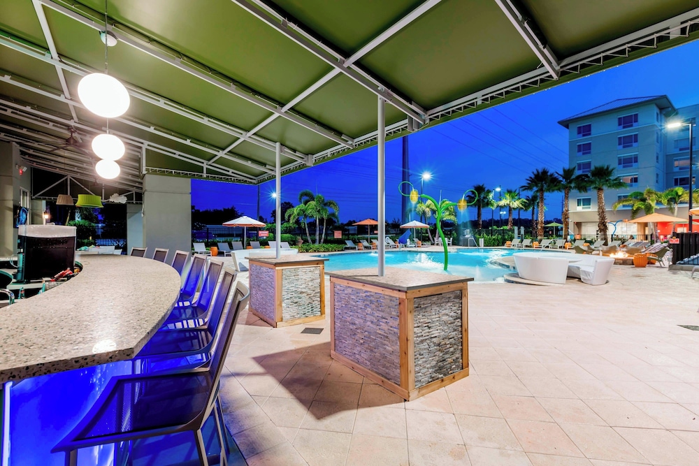 TownePlace Suites by Marriott Orlando at SeaWorld — Swimming pool in Orlando, Florida