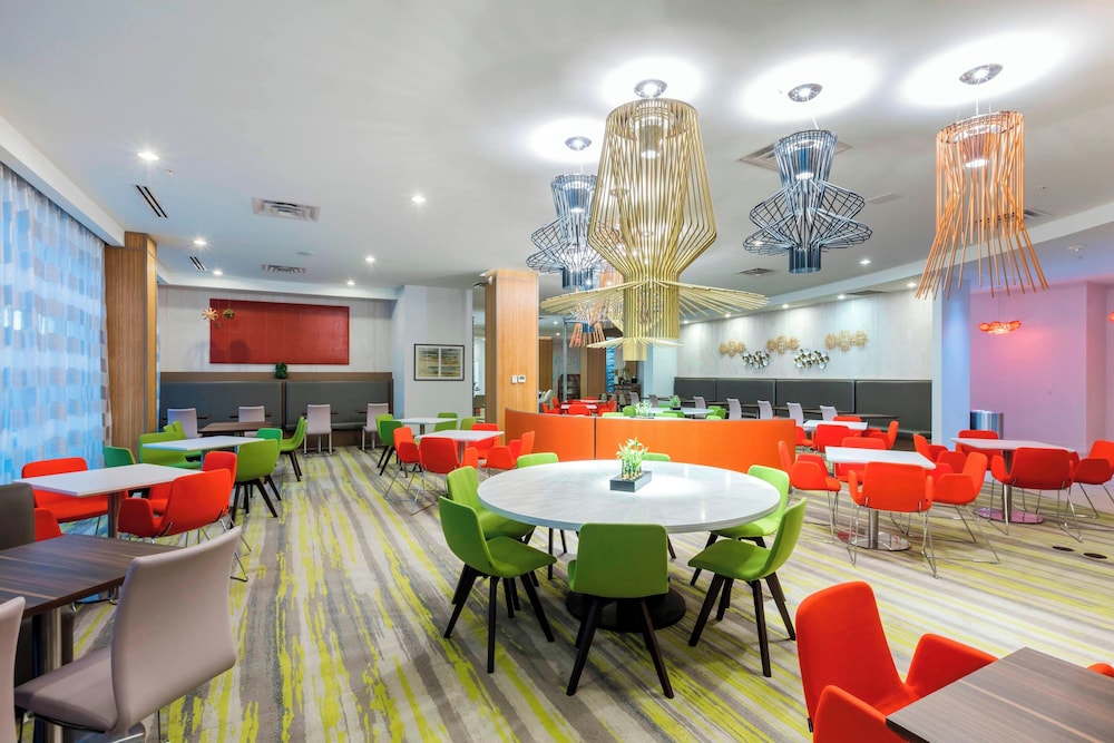 TownePlace Suites by Marriott Orlando at SeaWorld — Restaurant & bars in Orlando, Florida