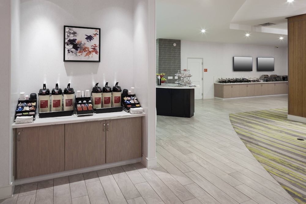 TownePlace Suites by Marriott Orlando at SeaWorld — Restaurant & bars in Orlando, Florida