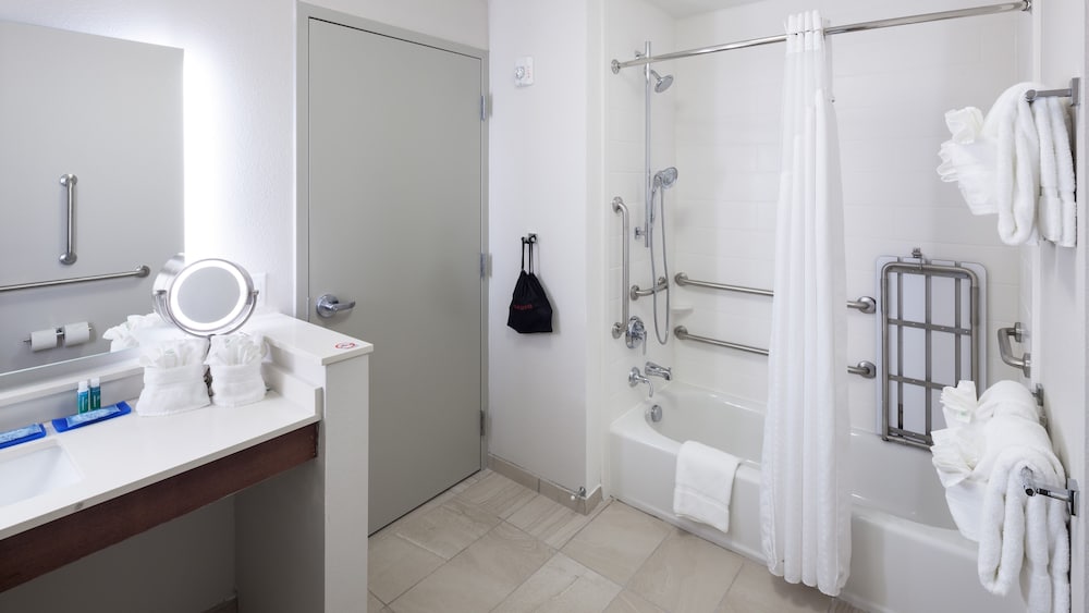 TownePlace Suites by Marriott Orlando at SeaWorld — Hotel rooms in Orlando, Florida