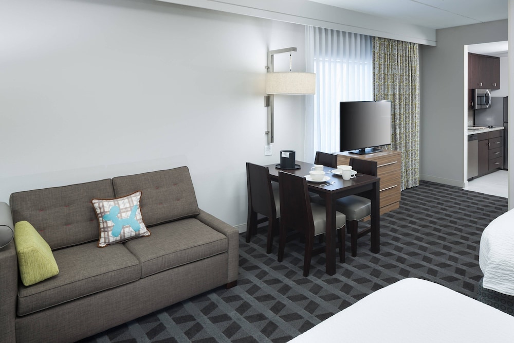 TownePlace Suites by Marriott Orlando at SeaWorld — Hotel rooms in Orlando, Florida