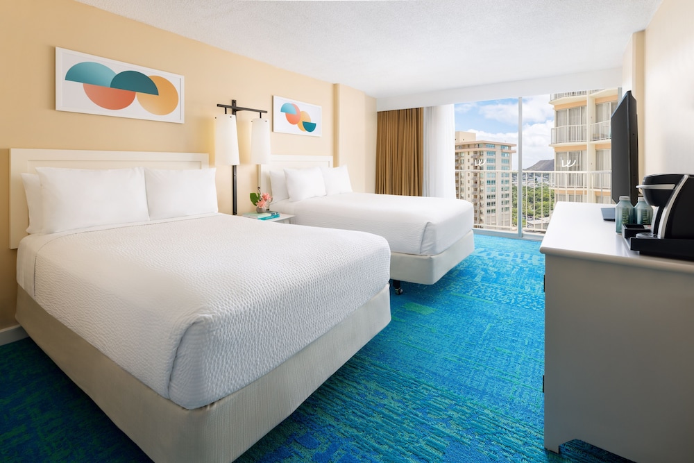The Twin Fin Hotel — Hotel rooms in Honolulu, Hawaii