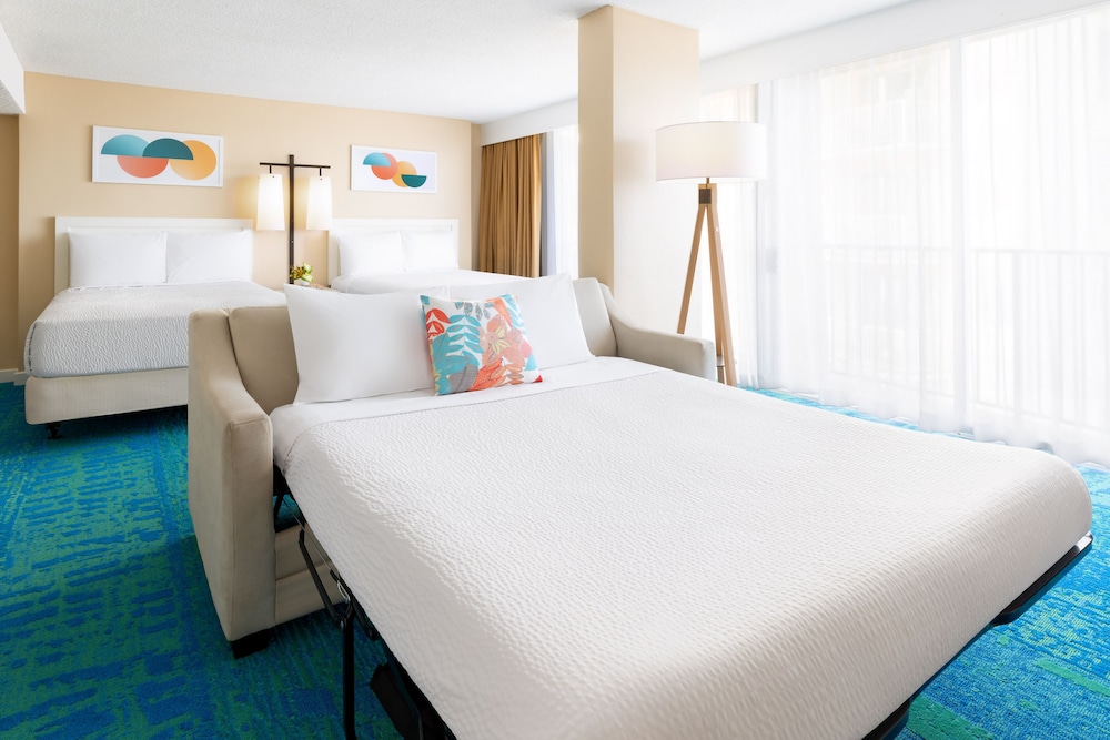 The Twin Fin Hotel — Hotel rooms in Honolulu, Hawaii
