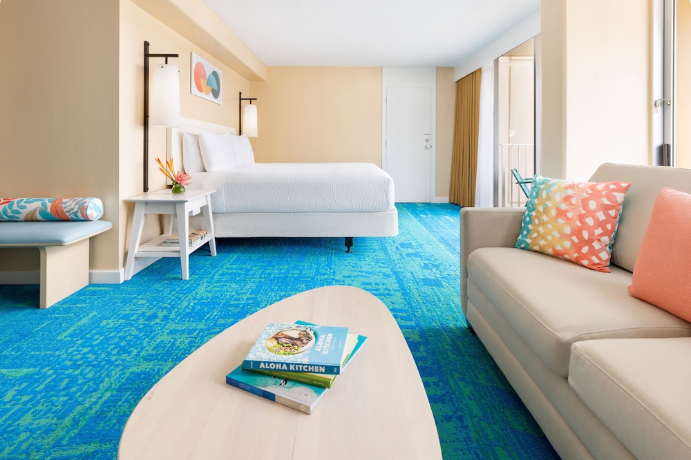The Twin Fin Hotel — Hotel rooms in Honolulu, Hawaii