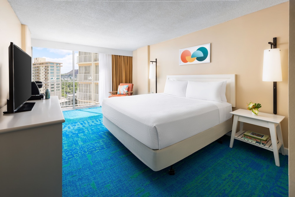 The Twin Fin Hotel — Hotel rooms in Honolulu, Hawaii