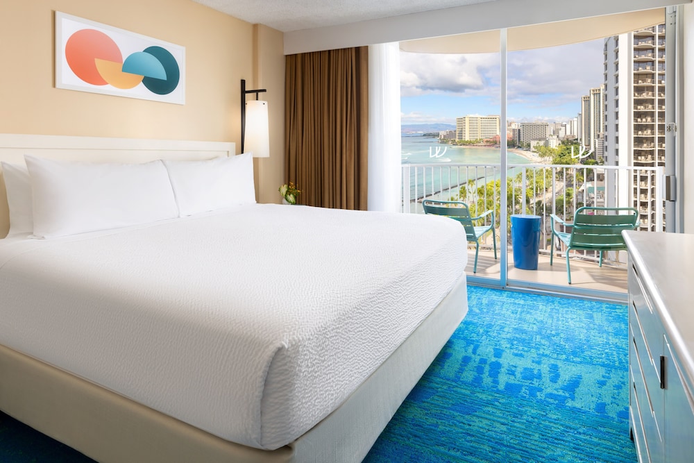 The Twin Fin Hotel — Hotel rooms in Honolulu, Hawaii