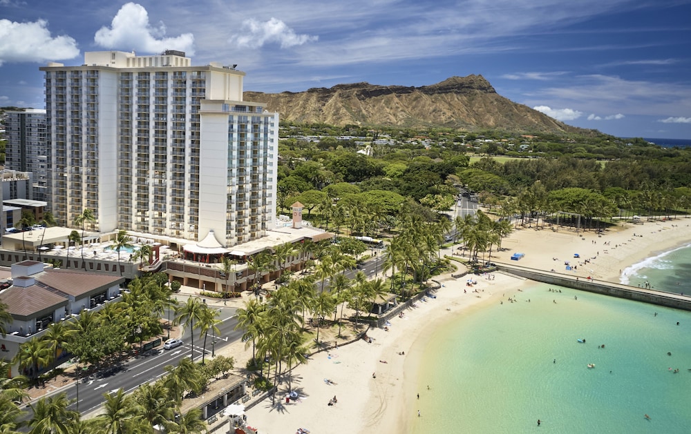 The Twin Fin Hotel — Attractions in the area in Honolulu, Hawaii