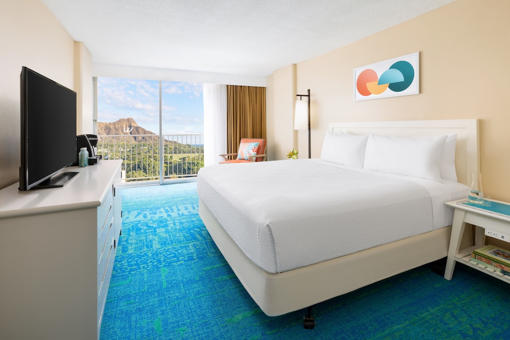 The Twin Fin Hotel — Hotel rooms in Honolulu, Hawaii