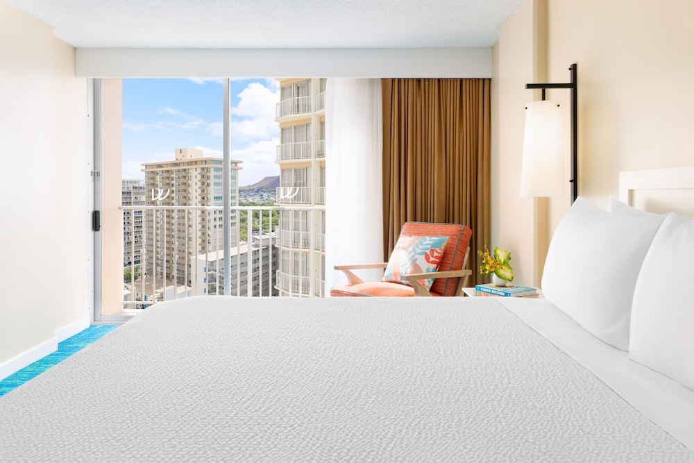 The Twin Fin Hotel — Hotel rooms in Honolulu, Hawaii