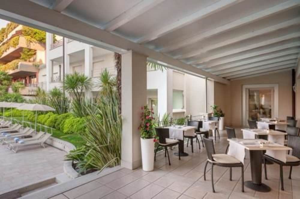 Hotel Nazionale — Restaurant & bars in Desenzano del Garda, Lombardy