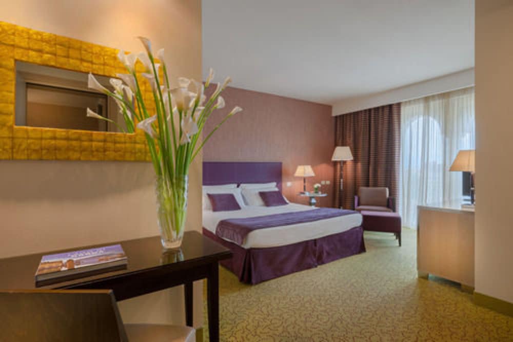Hotel Nazionale — Hotel rooms in Desenzano del Garda, Lombardy