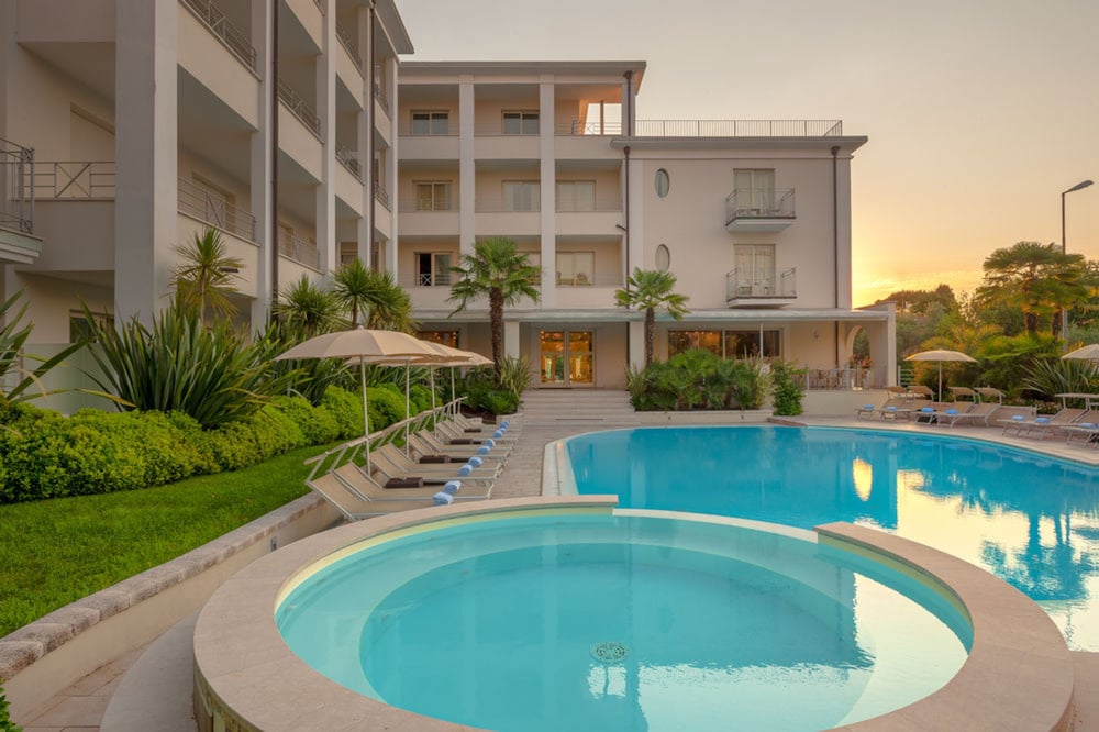Hotel Nazionale — Swimming pool in Desenzano del Garda, Lombardy