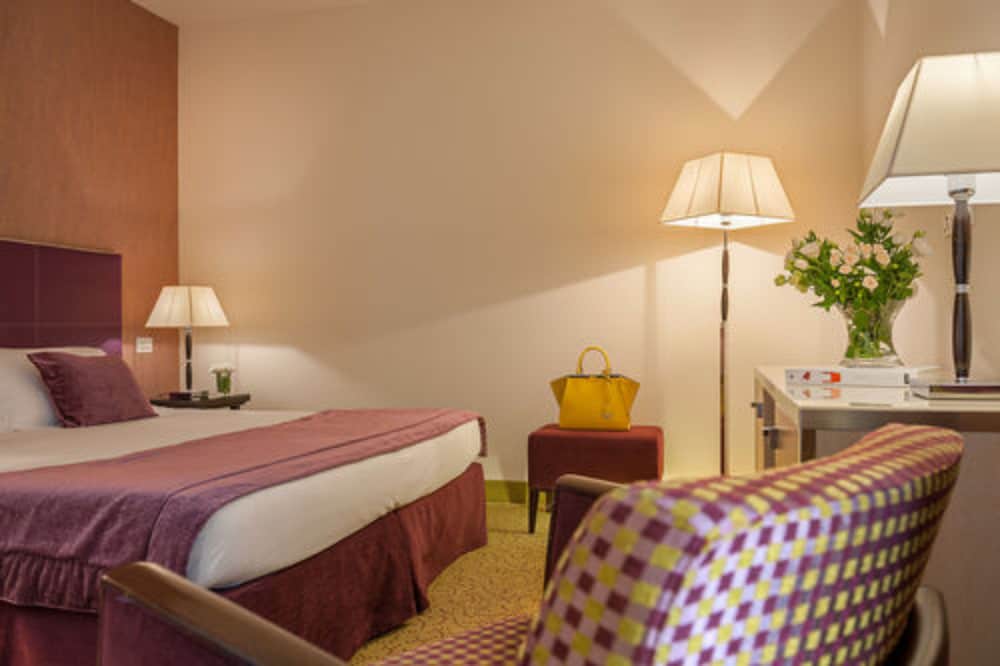 Hotel Nazionale — Hotel rooms in Desenzano del Garda, Lombardy