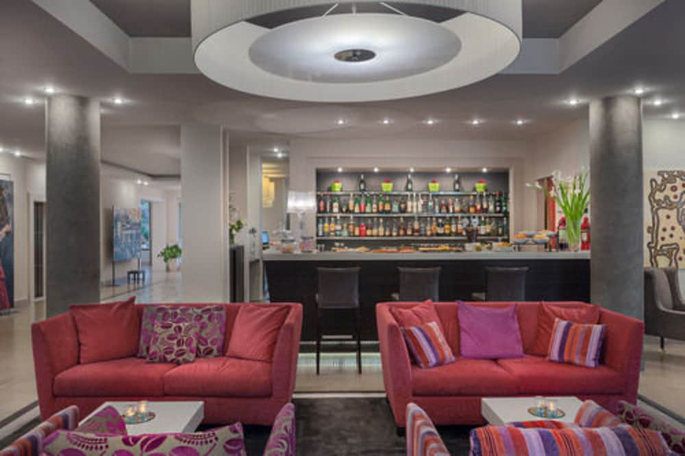 Hotel Nazionale — Restaurant & bars in Desenzano del Garda, Lombardy