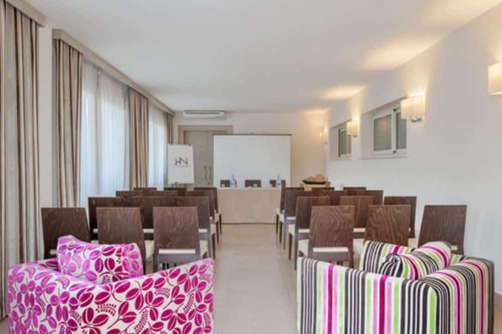 Hotel Nazionale — Hotel rooms in Desenzano del Garda, Lombardy