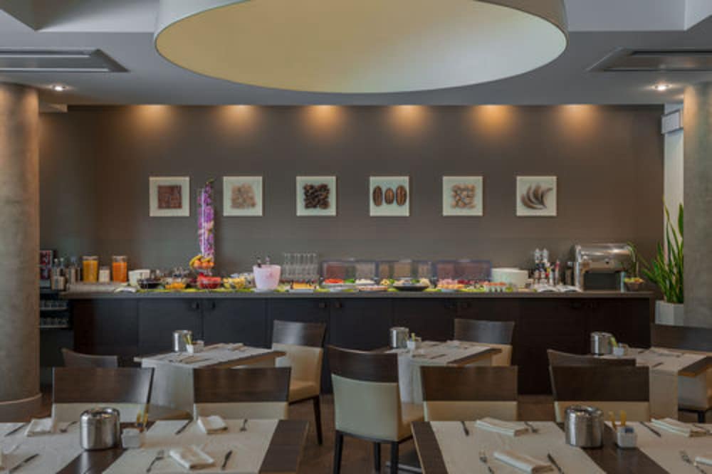 Hotel Nazionale — Restaurant & bars in Desenzano del Garda, Lombardy