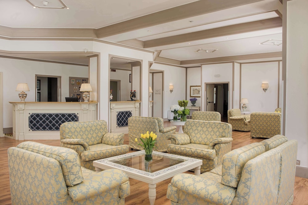 NH Caltagirone Villa San Mauro — Hotel rooms in Caltagirone, Sicily