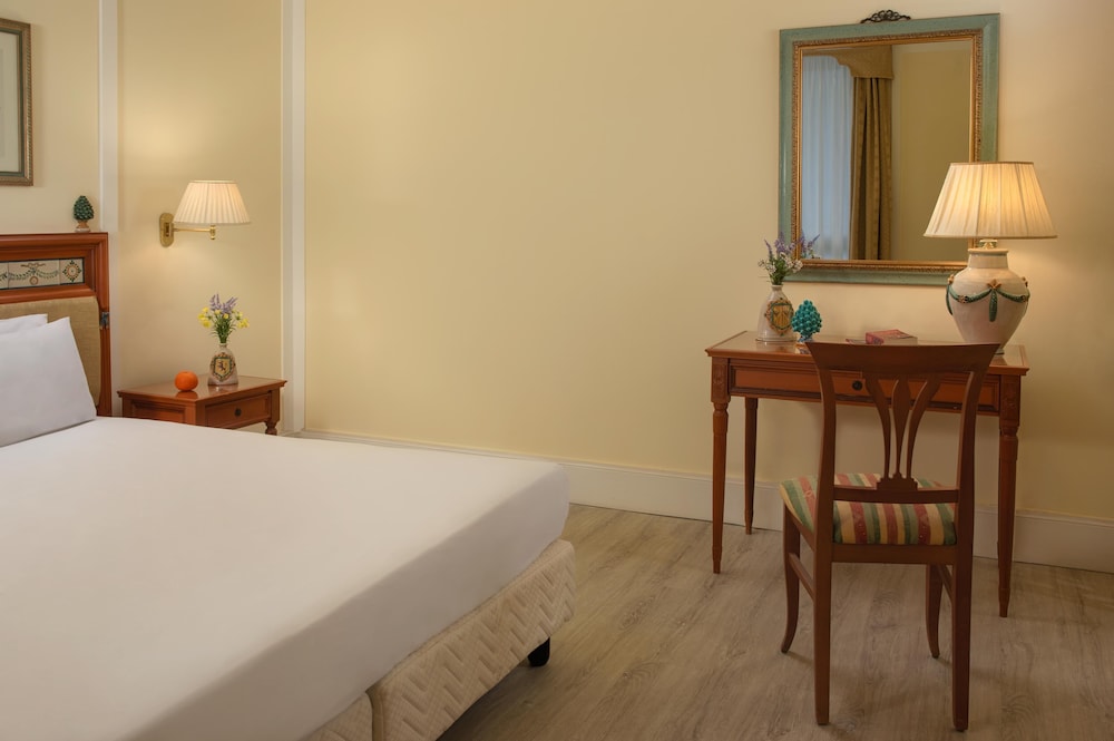 NH Caltagirone Villa San Mauro — Spa in Caltagirone, Sicily