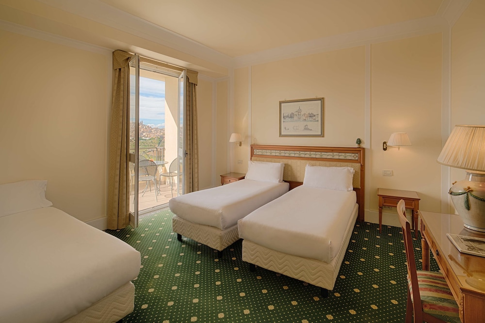 NH Caltagirone Villa San Mauro — Hotel rooms in Caltagirone, Sicily