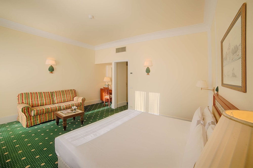 NH Caltagirone Villa San Mauro — Hotel rooms in Caltagirone, Sicily