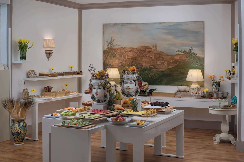 NH Caltagirone Villa San Mauro — Hotel rooms in Caltagirone, Sicily