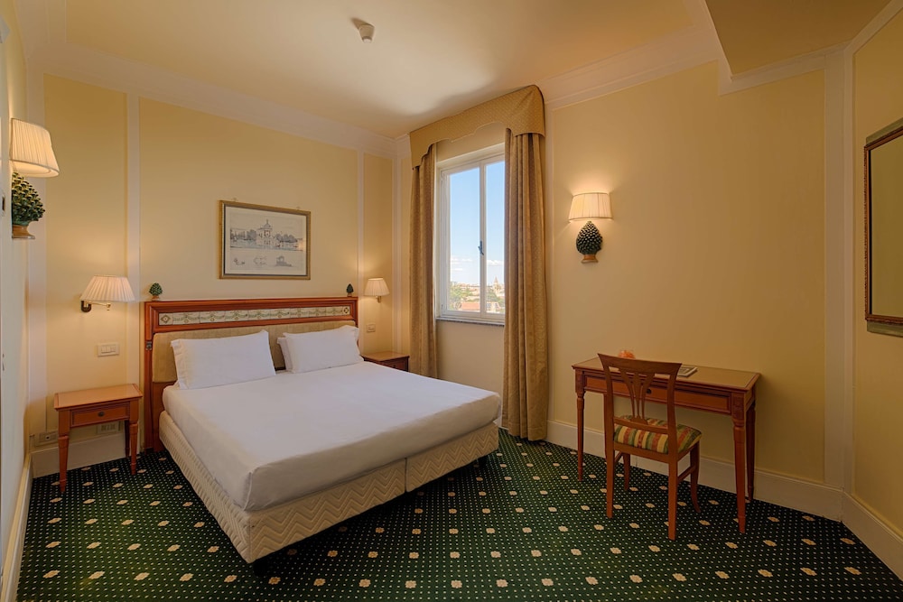 NH Caltagirone Villa San Mauro — Hotel rooms in Caltagirone, Sicily