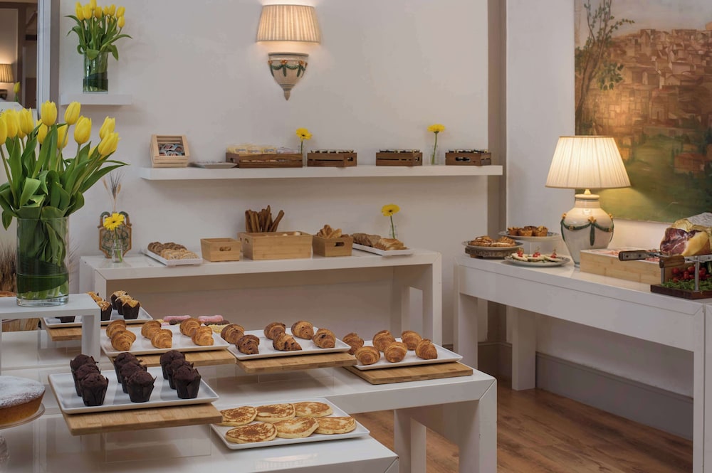 NH Caltagirone Villa San Mauro — Restaurant & bars in Caltagirone, Sicily