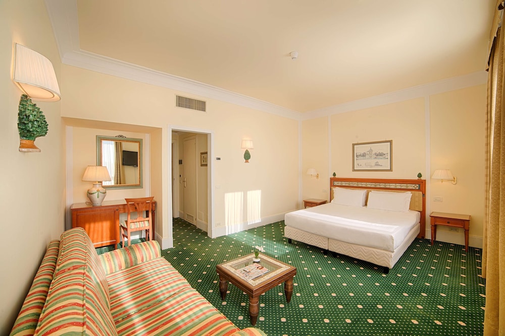 NH Caltagirone Villa San Mauro — Hotel rooms in Caltagirone, Sicily