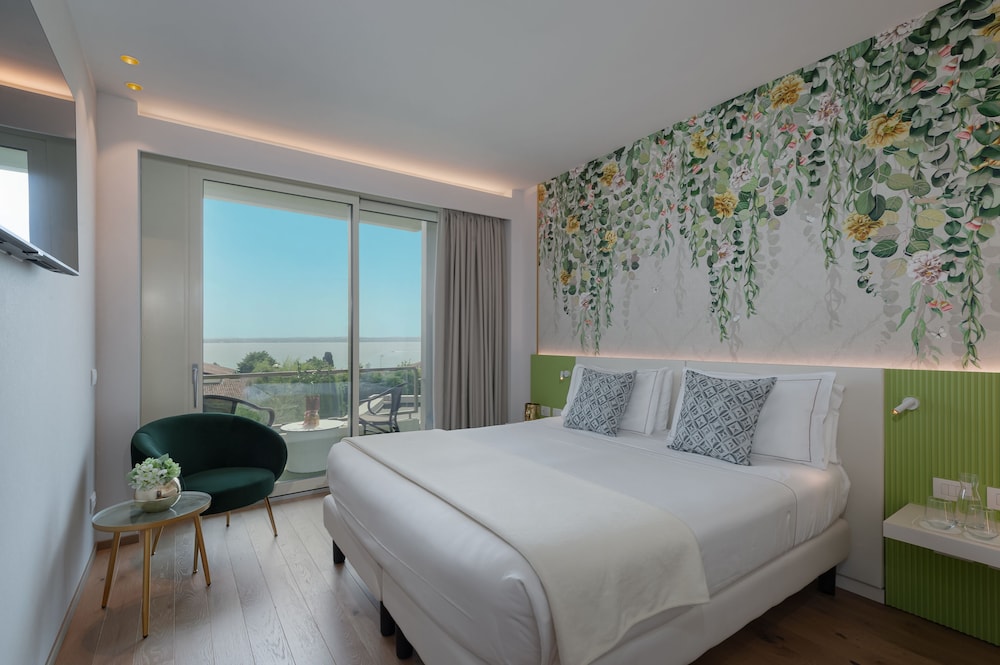 Olivi Hotel & Natural Spa — Hotel rooms in Sirmione, Lombardy