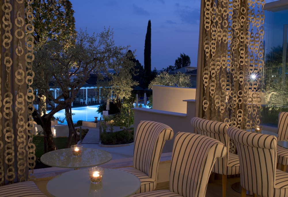 Olivi Hotel & Natural Spa — Restaurant & bars in Sirmione, Lombardy