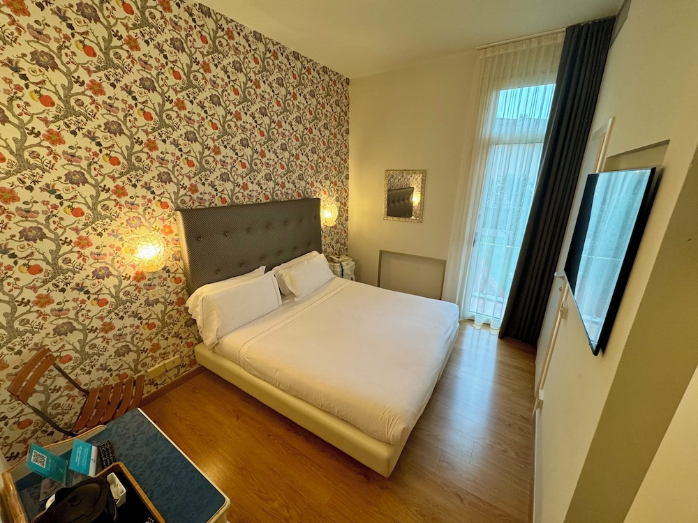Olivi Hotel & Natural Spa — Hotel rooms in Sirmione, Lombardy