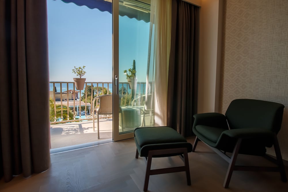 Olivi Hotel & Natural Spa — Hotel rooms in Sirmione, Lombardy
