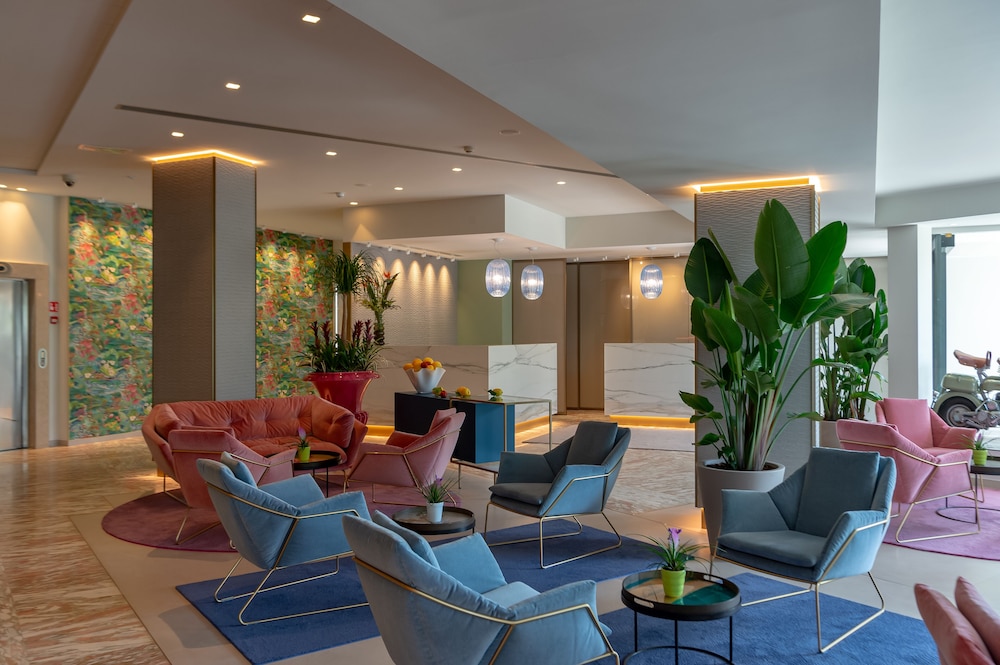 Olivi Hotel & Natural Spa — Hotel building in Sirmione, Lombardy