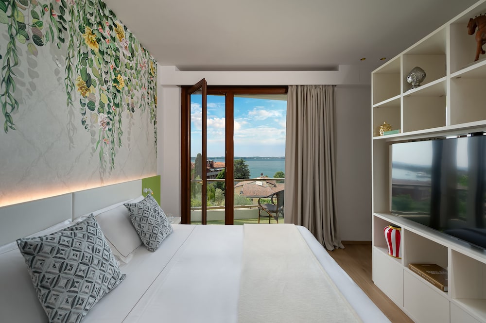 Olivi Hotel & Natural Spa — Hotel rooms in Sirmione, Lombardy
