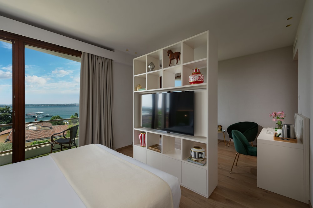 Olivi Hotel & Natural Spa — Hotel rooms in Sirmione, Lombardy
