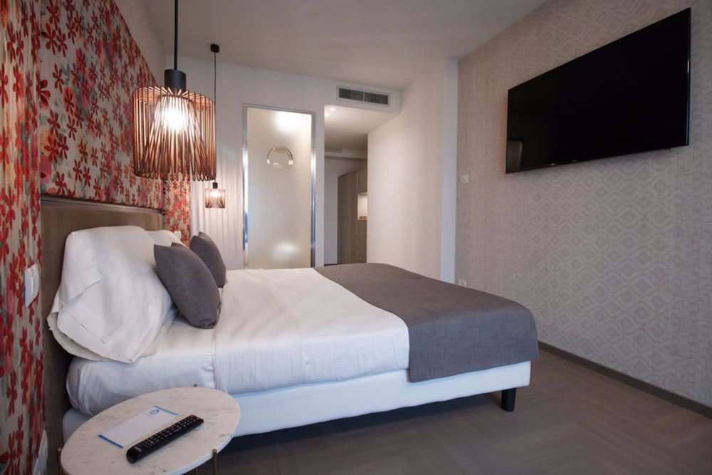 Olivi Hotel & Natural Spa — Hotel rooms in Sirmione, Lombardy